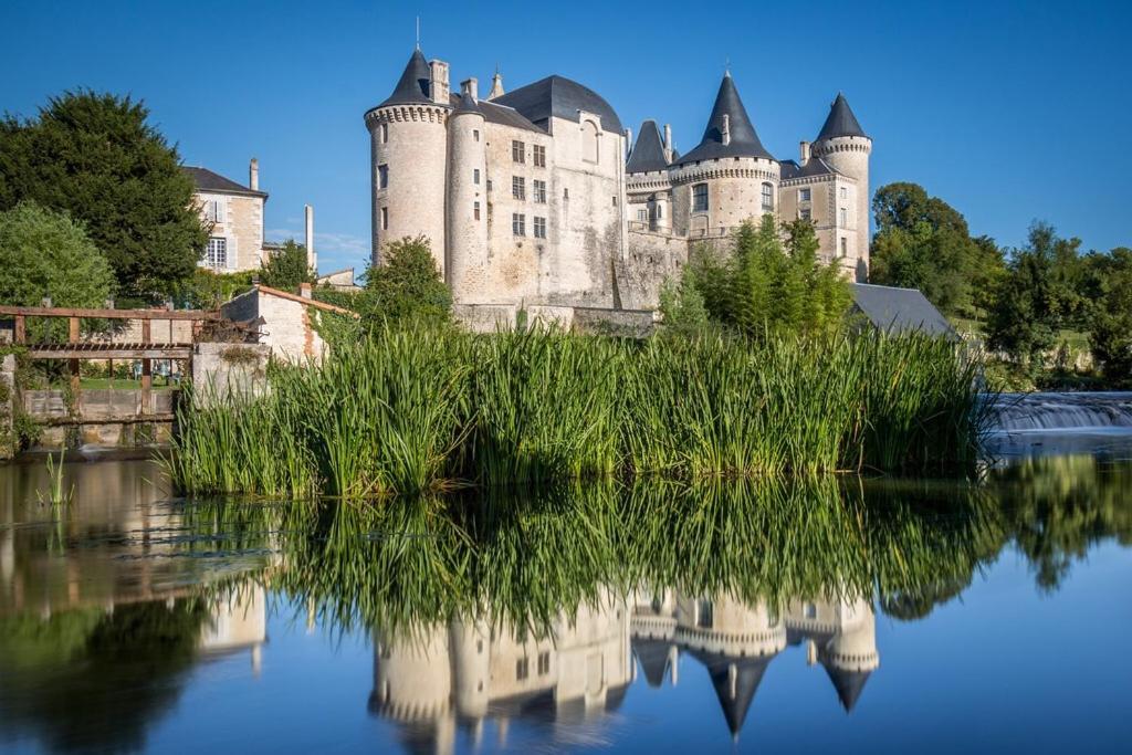 Les Halles Chambre D'Hotes Verteuil-sur-Charente Екстер'єр фото